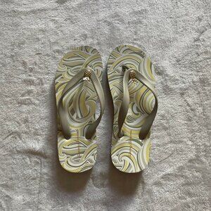 Tommy Bahama Flip Flop Sandals